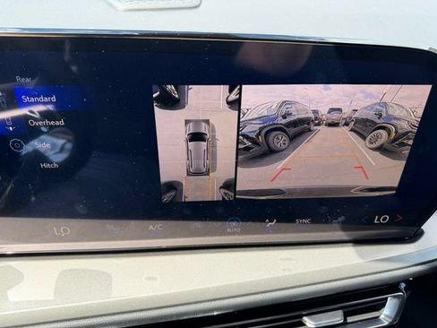 New 2026 Chevrolet Traverse LT w/ Enhanced Driving Package AWD/4WD image 23