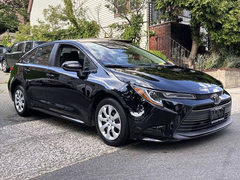 Used 2024 Toyota Corolla LE FWD image 7