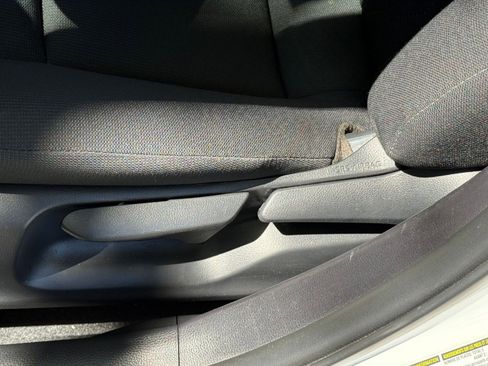 Used 2025 Toyota Corolla LE image 22