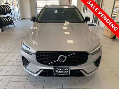 Certified 2025 Volvo XC60 B5 Plus image 2