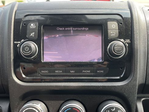 Used 2021 RAM ProMaster 2500 w/ Convenience Group FWD image 11