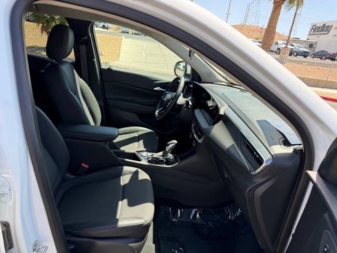 Used 2025 Buick Encore GX Preferred FWD image 13