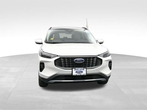 New 2025 Ford Escape SE image 2