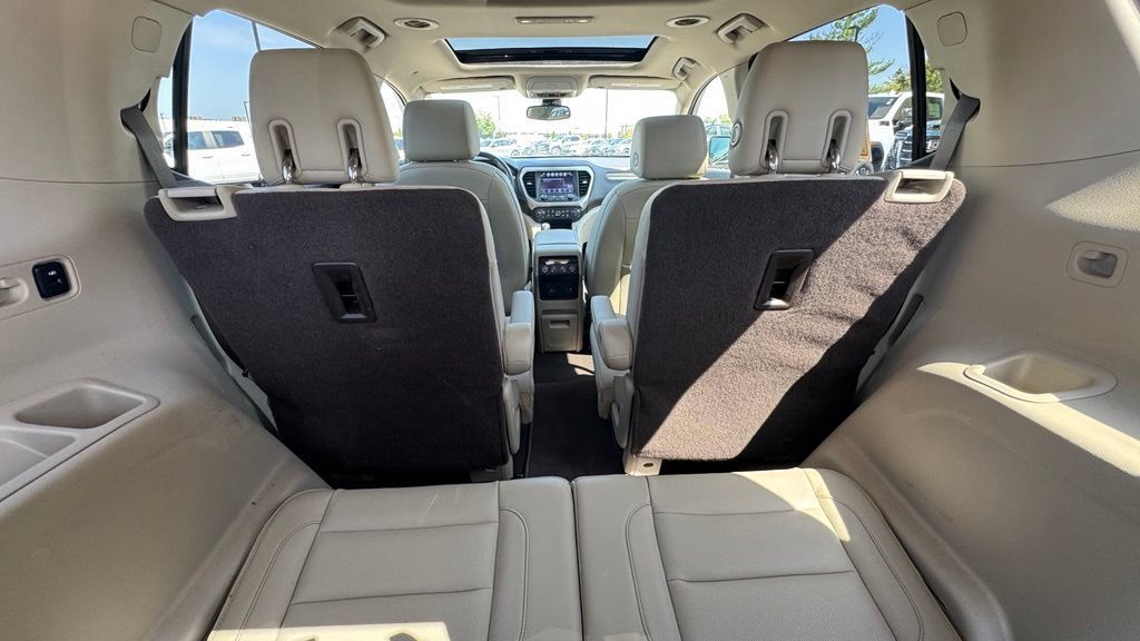 Used 2019 GMC Acadia Denali w/ Technology Package FWD image 5