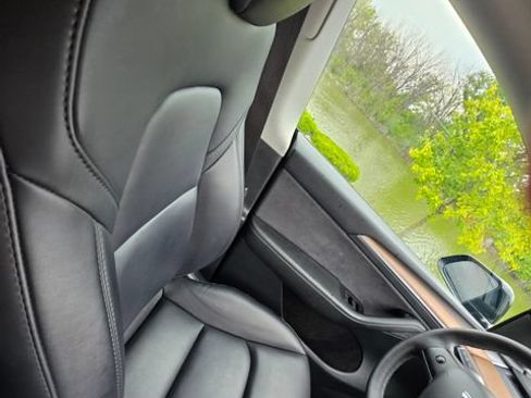 Used 2023 Tesla Model Y Long Range AWD/4WD image 29