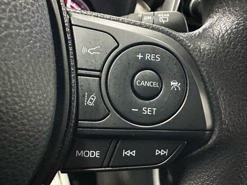 Used 2025 Toyota RAV4 XLE image 20