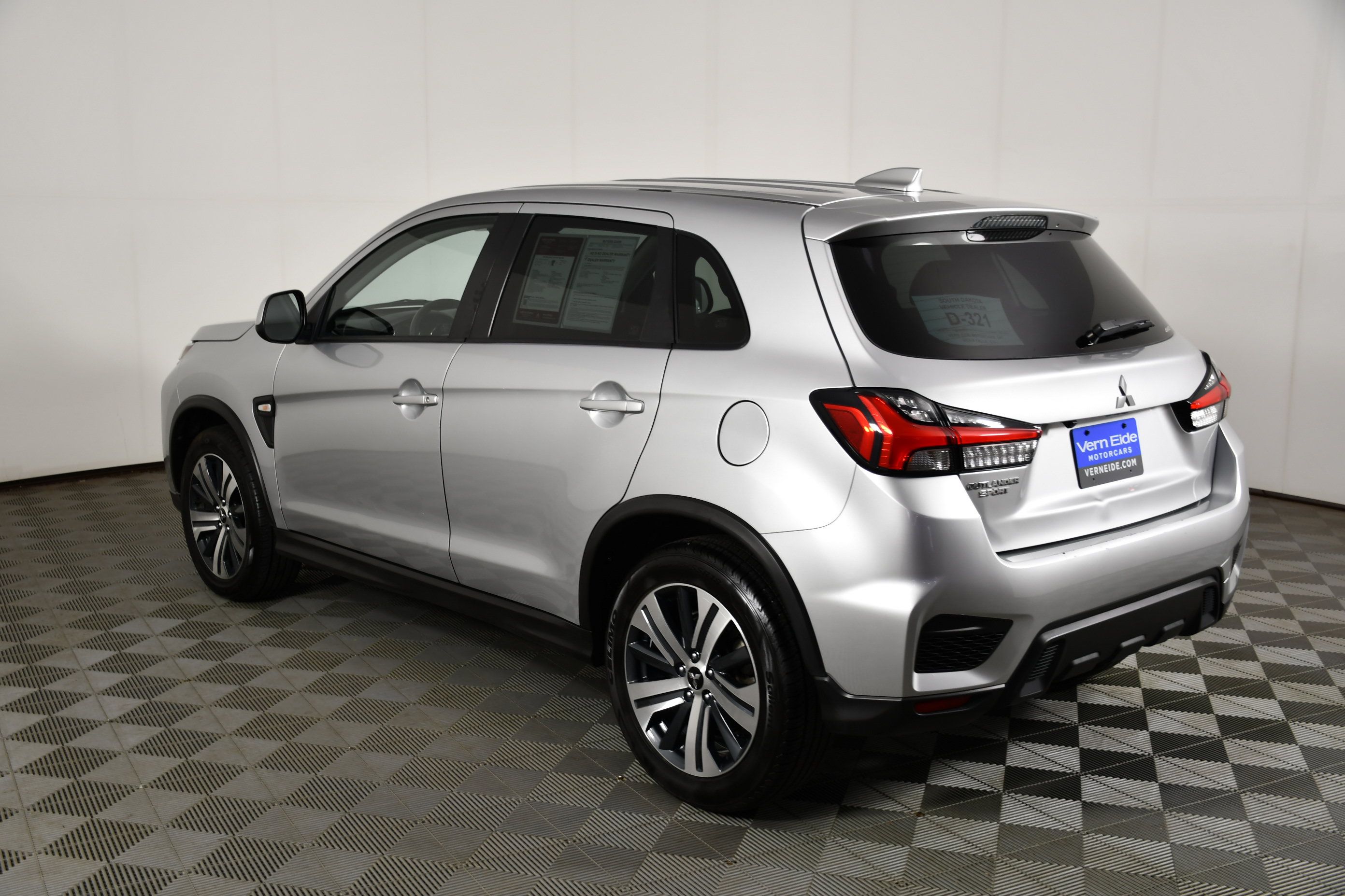 Used 2024 Mitsubishi Outlander Sport SE AWD/4WD image 8