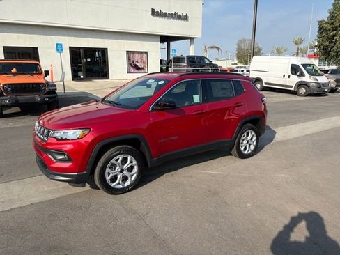 New 2026 Jeep Compass Latitude image 1