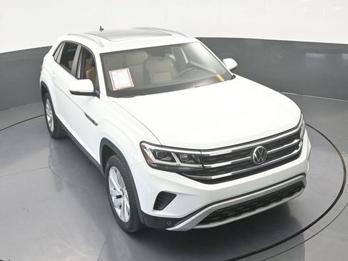 Used 2021 Volkswagen Atlas Cross Sport SE w/ Panoramic Sunroof Package image 59