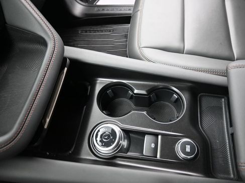 Used 2025 Ford Explorer Active w/ Active Comfort Package RWD image 15