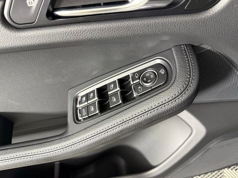 New 2025 Porsche Macan image 26