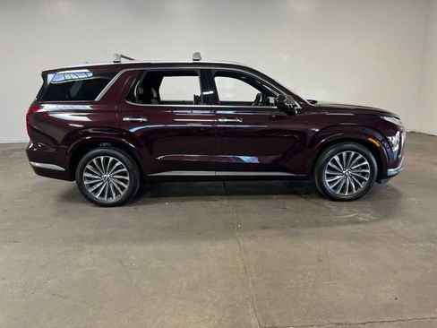 Used 2024 Hyundai Palisade Calligraphy FWD image 2