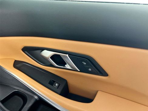 Used 2025 BMW 330i xDrive Sedan w/ Premium Package image 29