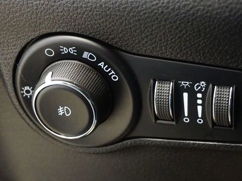 Used 2023 Jeep Compass Trailhawk image 29