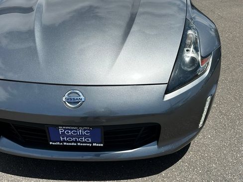 Used 2020 Nissan 370Z Coupe RWD image 5