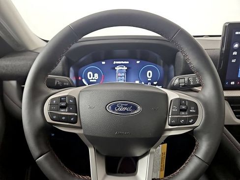 Used 2026 Ford Explorer Active w/ Active Comfort Package RWD image 18