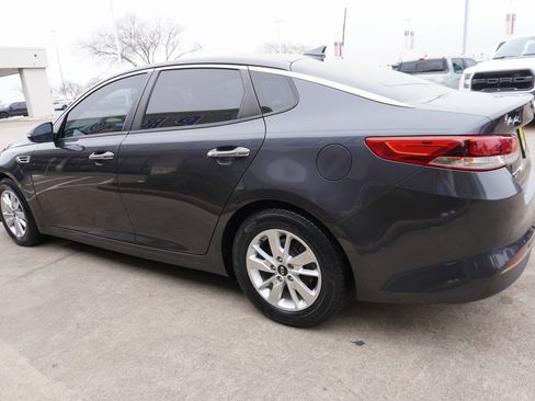 Used 2018 Kia Optima LX image 4