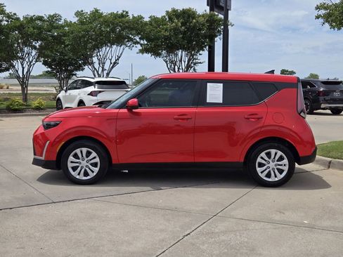 Used 2023 Kia Soul LX FWD image 12