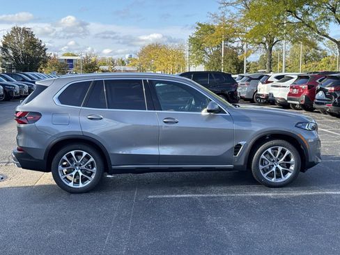 New 2026 BMW X5 xDrive40i w/ Premium Package AWD/4WD image 4