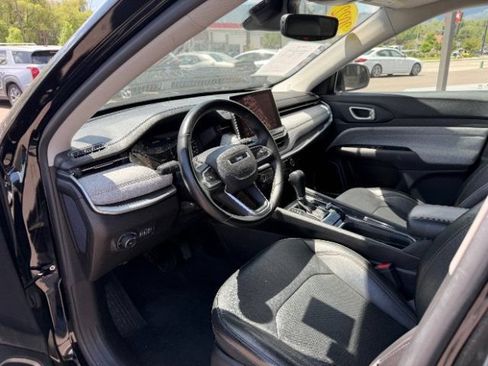 Used 2022 Jeep Compass Latitude AWD/4WD image 16