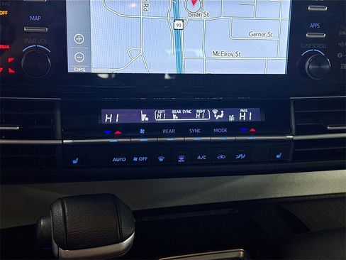 Used 2021 Toyota Sienna XLE image 14