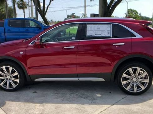 Certified 2023 Cadillac XT4 Premium Luxury FWD image 9