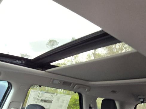 New 2026 Nissan Pathfinder SL w/ SL Premium Package FWD image 15