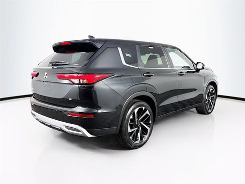 Used 2023 Mitsubishi Outlander SE AWD/4WD image 7