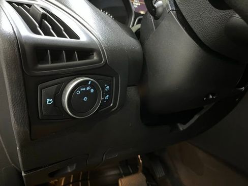 Used 2018 Ford Focus SE image 13