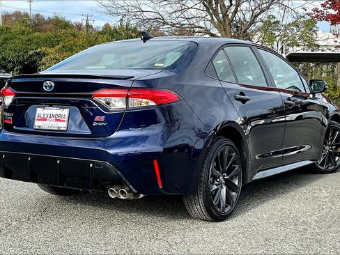 Used 2025 Toyota Corolla SE image 12