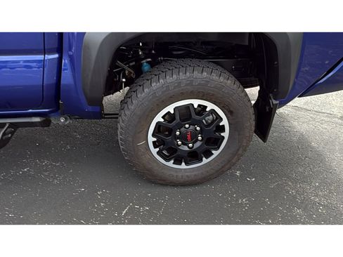 Used 2024 Toyota Tacoma TRD Off-Road w/ TRD Off Road Upgrade Package AWD/4WD image 11