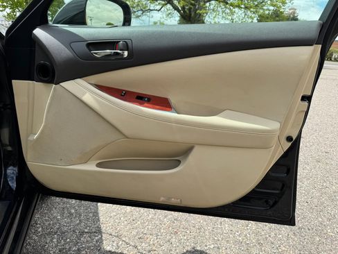 Used 2011 Lexus ES 350 FWD image 29