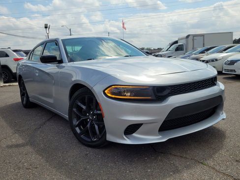Used 2021 Dodge Charger SXT w/ Blacktop Package image 15