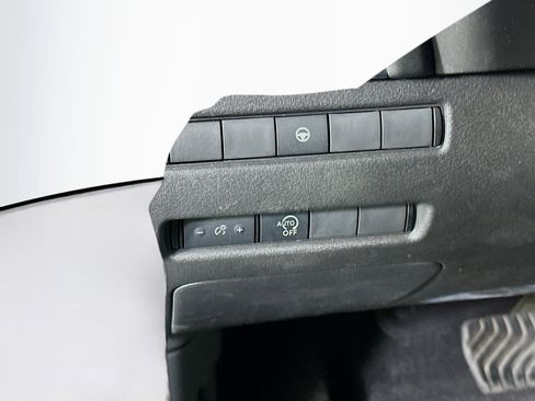 Used 2023 Nissan Rogue SV FWD image 16