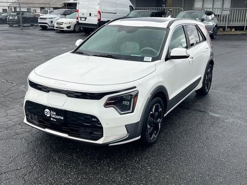 Certified 2024 Kia Niro Wave w/ Wave Preserve Package image 5