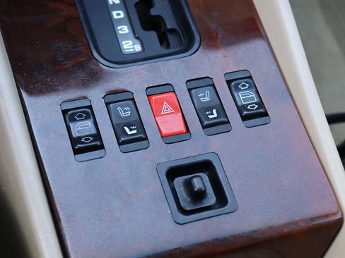 Used 1988 Mercedes-Benz 560 SL image 30