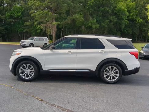 Used 2020 Ford Explorer XLT w/ Equipment Group 202A RWD image 5