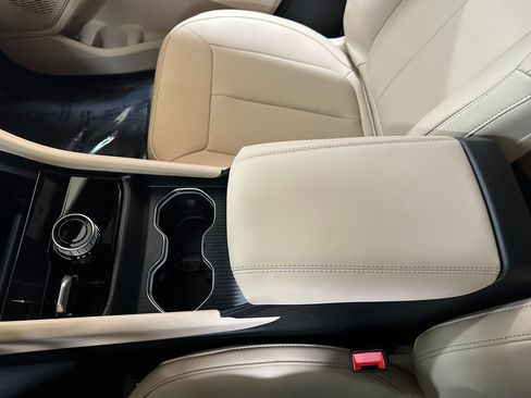 New 2025 Jeep Grand Cherokee Limited w/ Black Appearance Package image 31