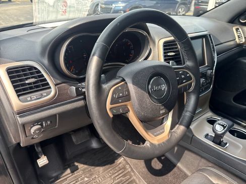 Used 2014 Jeep Grand Cherokee Limited w/ Luxury Group II AWD/4WD image 17