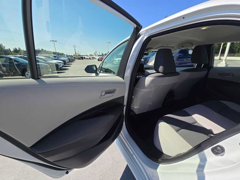 Used 2026 Toyota Corolla LE FWD image 14