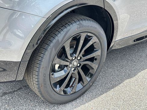 New 2025 Land Rover Discovery Sport Dynamic SE image 6