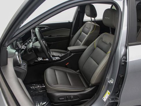 Used 2025 Chevrolet Trax ACTIV w/ Driver Confidence Package FWD image 19