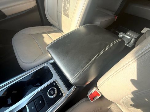 Used 2020 Ford Explorer Limited w/ Hybrid Equipment Group 310A image 16