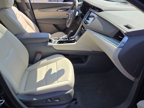 Used 2025 Cadillac XT5 Premium Luxury w/ LPO, Floor Liner Package image 8