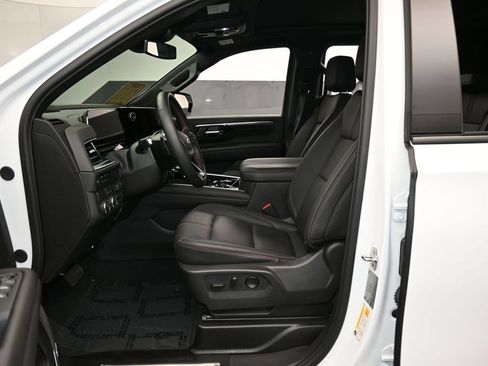 Used 2026 Chevrolet Suburban RST w/ Comfort Package RWD image 11