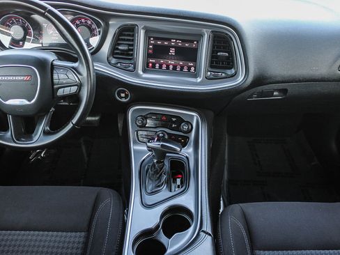 Used 2019 Dodge Challenger SXT image 13