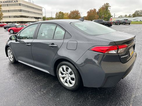 Used 2025 Toyota Corolla LE image 3