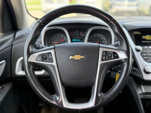 Used 2017 Chevrolet Equinox LT w/ Convenience Package image 16