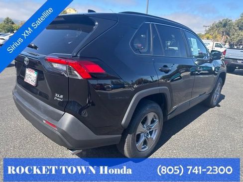 Used 2025 Toyota RAV4 XLE AWD/4WD image 5