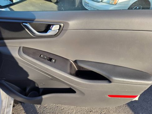 Used 2019 Hyundai Ioniq Limited image 14